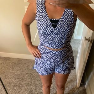 Patterned 2 piece with tags!